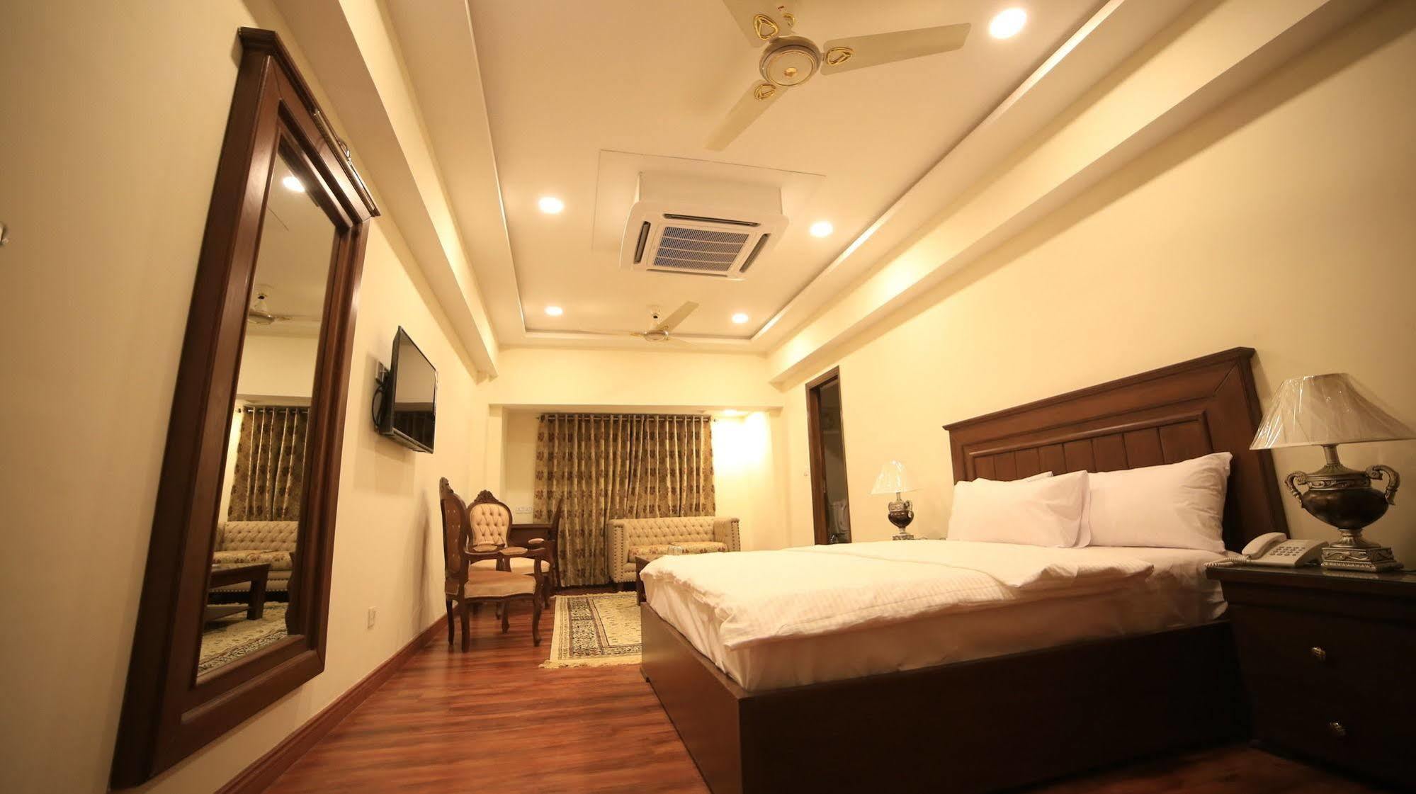 Hotel Diplomat Islamabad Zewnętrze zdjęcie