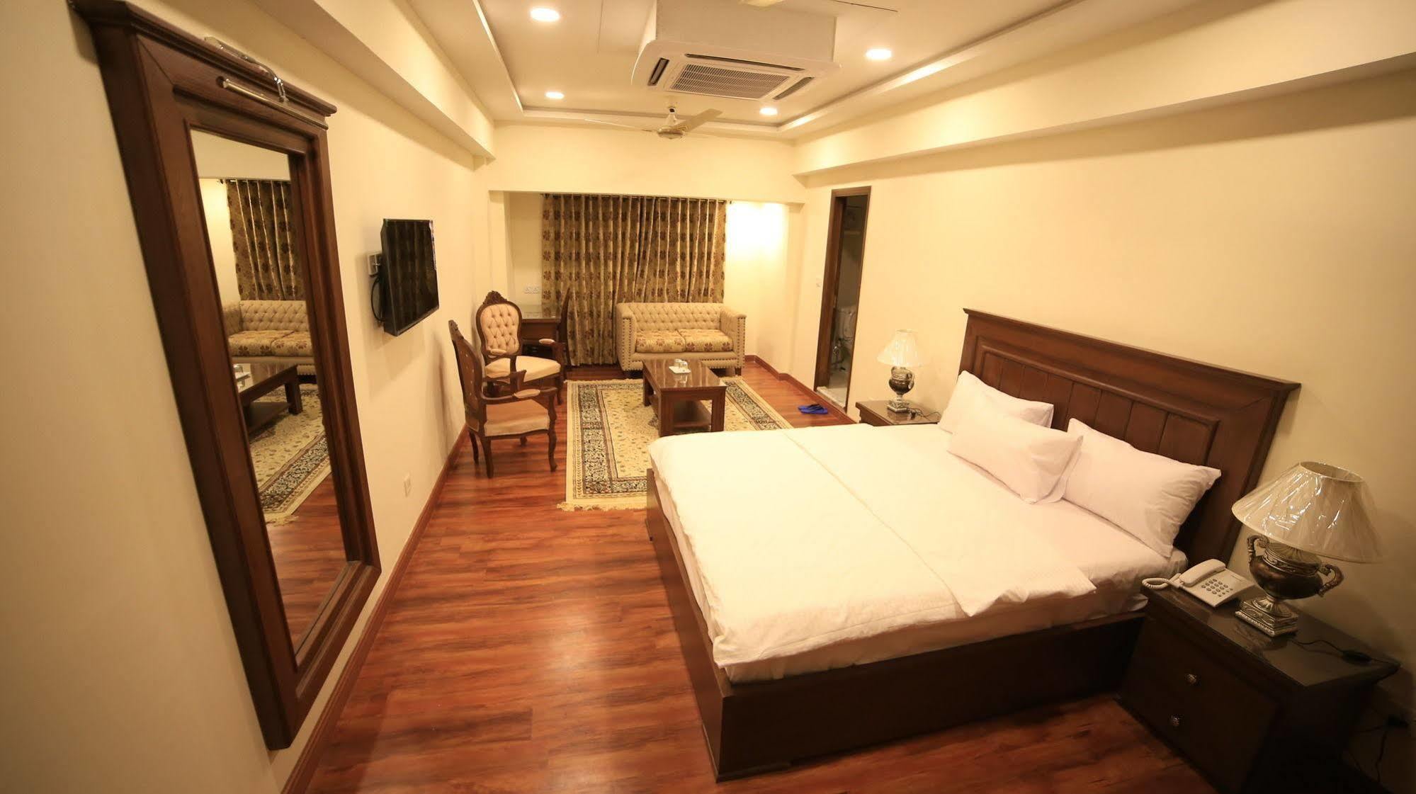 Hotel Diplomat Islamabad Zewnętrze zdjęcie