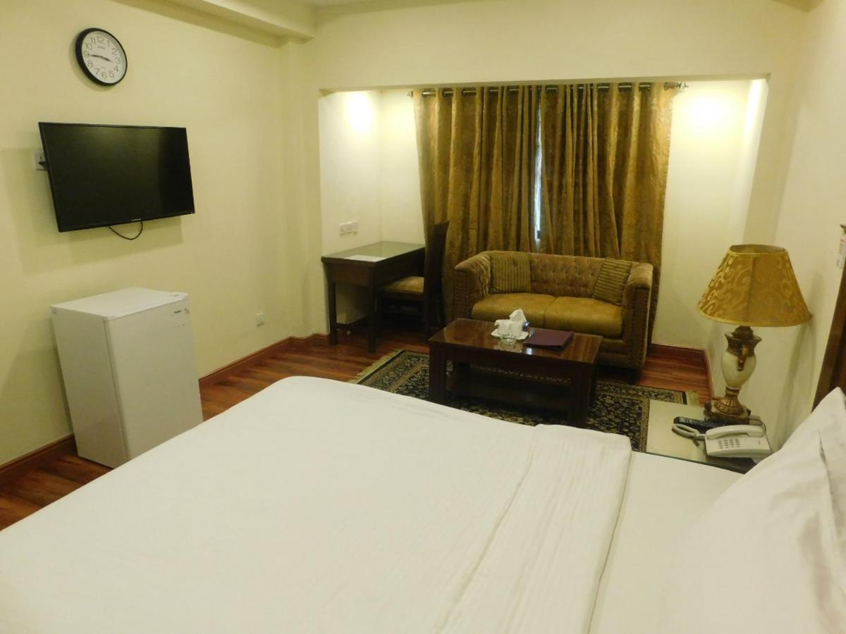 Hotel Diplomat Islamabad Zewnętrze zdjęcie